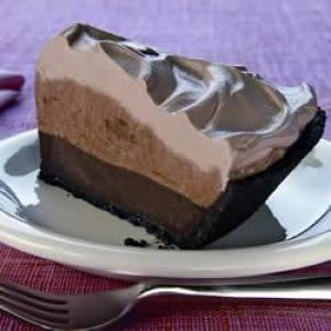 Heavenly Chocolate Layer Pie_image