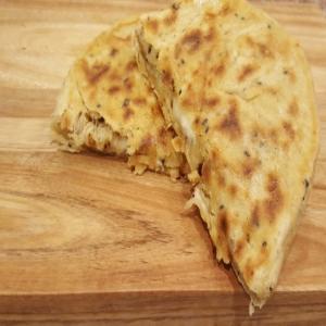 Cheesy Chilli Naan Bread Recipe - Food.com_image