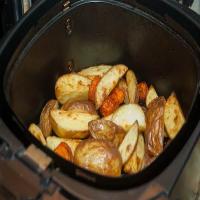 Air Fryer Essentials: Buttery Carrots & Taters_image