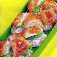 Acadian-Style Crab Salad on Croissants_image