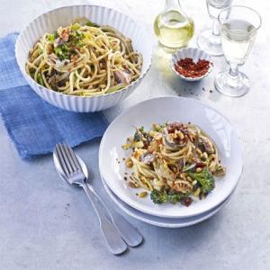 Pasta with pine nuts, broccoli, sardines & fennel_image