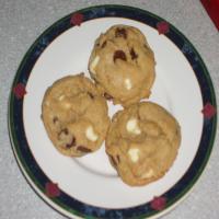Triple Chocolate Chip Cookies_image