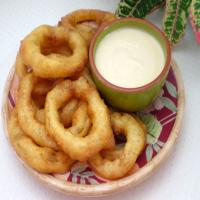 Caribbean Lime Onion Rings With Spicy Dipping Sauce_image