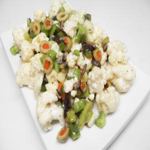 Muffuletta-Inspired Cauliflower Salad_image