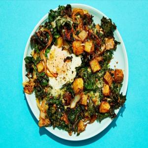 One Sheet Spinach, Shallot & Potato Hash With Eggs & Che_image