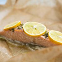 Steamed Salmon Steaks with Lemon Butter and Fennel_image