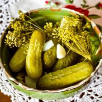Lacto-Fermented Dill Pickles_image