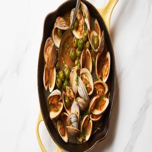Clams With Sherry and Olives image