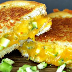 Sneak-Em In Grilled Cheese Sandwich_image