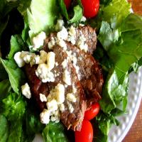 Grilled Steak Salad With Crumbly Bleu Salad Dressing_image