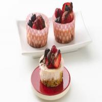 Skinny Triple-Berry Mini Cheesecakes_image