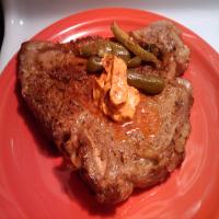 T-Bone Steaks with Garlic and Chili Butter_image