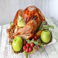 Apple and Herb Infused Roast Turkey_image