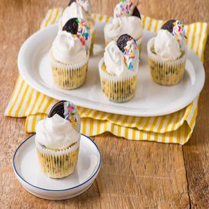 Mini Cookies & Cream Cheesecakes_image