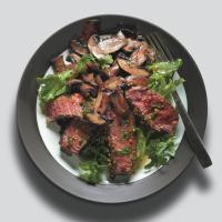 Seared Asian Steak and Mushrooms on Mixed Greens with Ginger Dressing_image