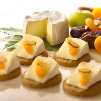 Alouette Extra Creamy Brie With Dried Fruit and Almonds_image