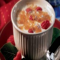 Crème Brûlée with Raspberries_image