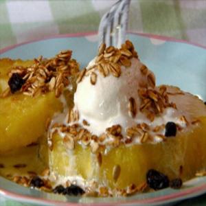 Maple-Grilled Pineapple Rings with Frozen Yogurt and Granola_image