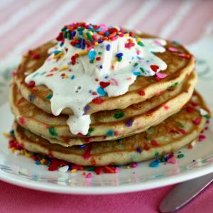 Funfetti® Pancakes with Vanilla Cream Sprinkle Sauce_image