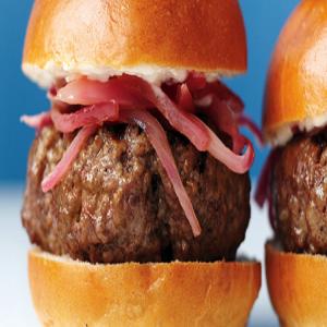 Bistro Sliders with Pickled Onions_image