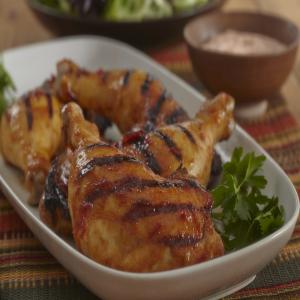 Harissa Grilled Chicken Legs with Creamy Pepper Sauce_image