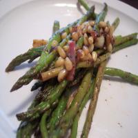 Asparagus with Toasted Pine Nuts & Lemon Vinaigrette_image