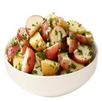 Herb-Vinegar Potato Salad_image