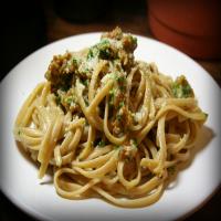 Linguine With Spicy Sausage and Scallion Sauce image