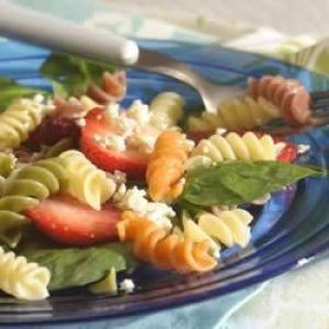 Wacky Mac® Berry and Spinach Salad_image