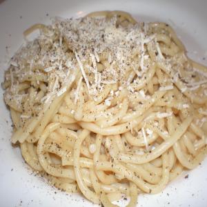 Whole-Wheat Pasta With Pecorino and Pepper_image
