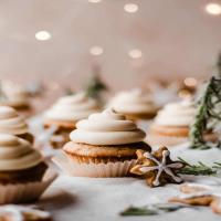 Snowy Coconut Spiced Rum Cupcakes_image