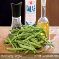 Balsamic Roasted Green Beans, Red Onion and Toasted Walnuts_image