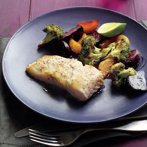 Seared Fish with Beets and Broccoli_image