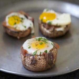 Baked Eggs in Prosciutto-Filled Portobello Mushroom Caps Recipe - (4.4/5) image