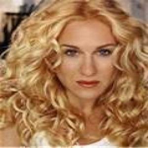 Lavender hair spray for curls_image