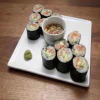 Spicy Tuna Roll with Ginger-Soy Dipping Sauce_image