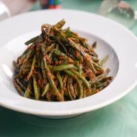 Blistered Green Beans with Spicy Chile Sauce image