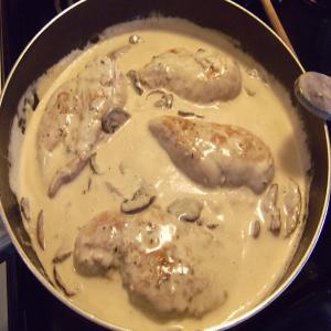 Creamy Chicken Linguini w/Cremini Mushrooms image