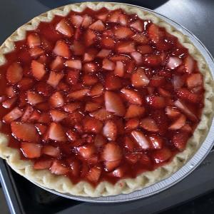 Sue's Fresh Strawberry Pie image