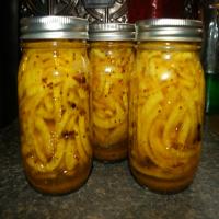 Golden Crunchy Pickled Onions_image