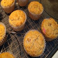 Rhubarb Oatmeal Muffins_image