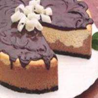 Triple Chocolate and Vanilla Cheesecake_image