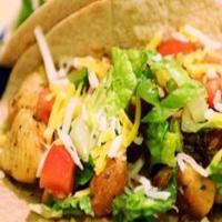 Lime Chicken Soft Tacos with Spicy Yogurt Sauce_image