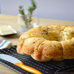 Buttery Pull-Apart Herb Monkey Bread_image