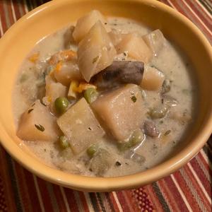 HEARTY VEGETABLE AND POTATO CHOWDER RECIPE image