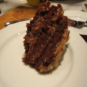 Glossy German Chocolate Cake_image