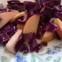 Red Cabbage and Apple Salad_image