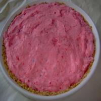 Fluffy Strawberry Pie With Pretzel Crust_image