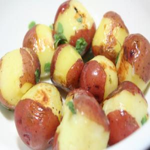 New Potatoes with Parsley-Chive Sauce_image