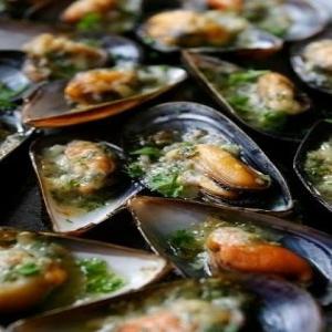 Easy Steamed Mussels_image